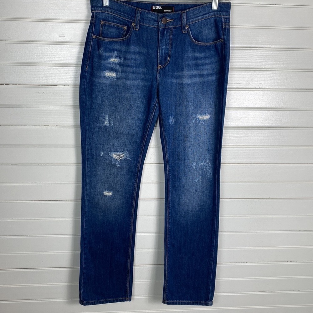 BDG Medium Wash Distressed Boyfriend Jeans Size 28